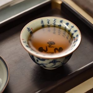 2-4-1.jpg Vintage Hand Painted Blue and White Porcelain Dragon Chinese Tea Cup