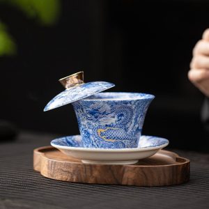 gaiwan33-05.jpg Chinese Vintage Classic Dragon Pattern Blue and White Porcelain Gaiwan